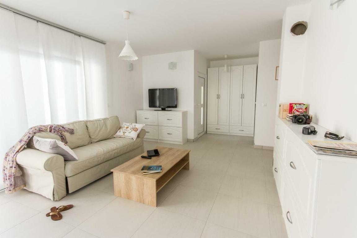 House Sunny Rock Baska Villa Bagian luar foto