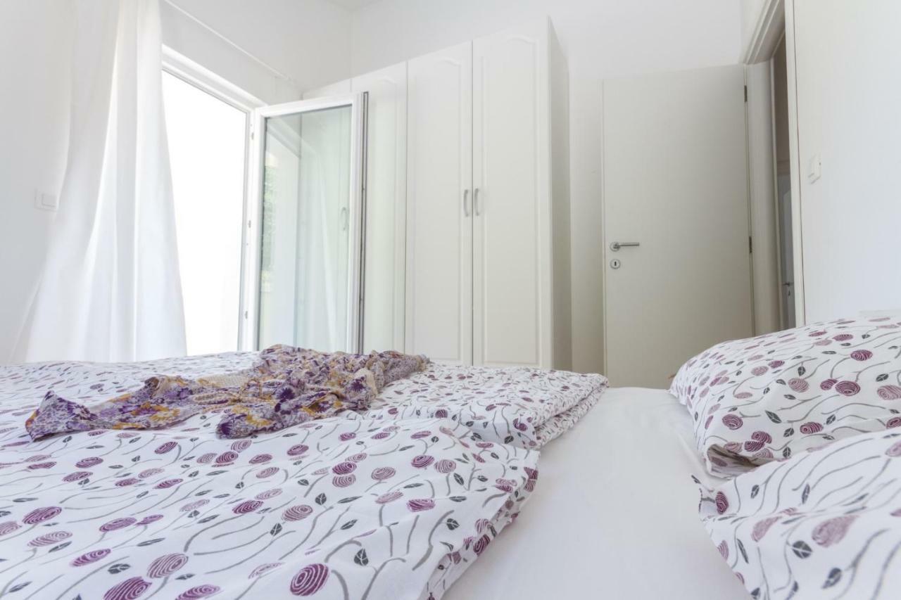 House Sunny Rock Baska Villa Bagian luar foto