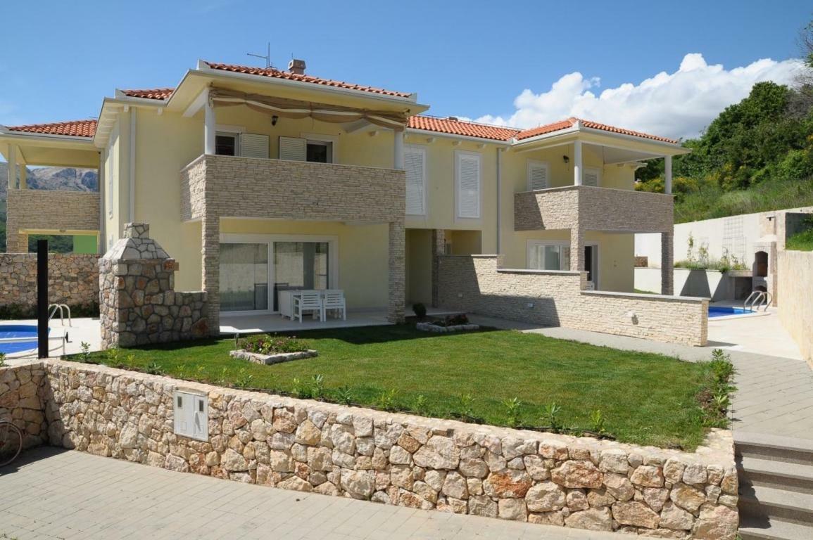 House Sunny Rock Baska Villa Bagian luar foto
