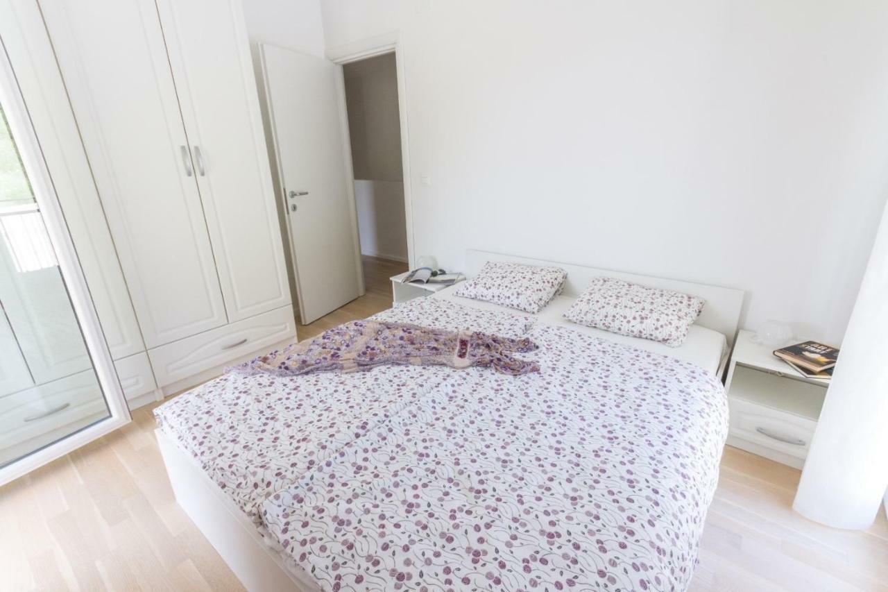 House Sunny Rock Baska Villa Bagian luar foto