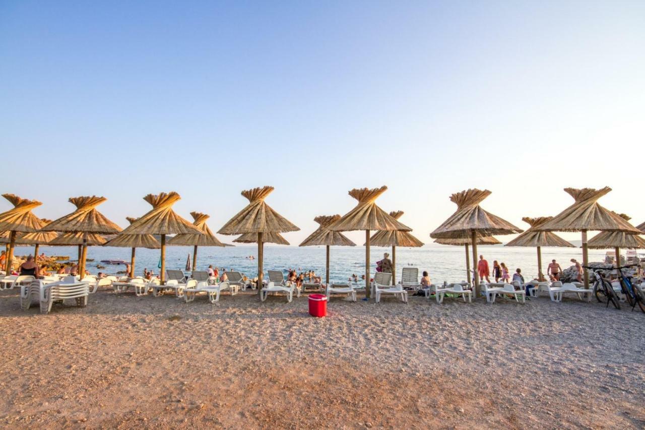 House Sunny Rock Baska Villa Bagian luar foto